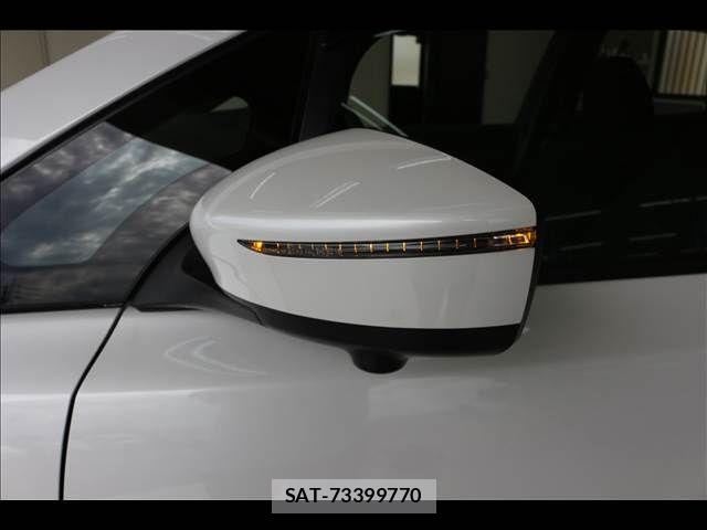 Nissan LEAF 2023-06 8036317-27