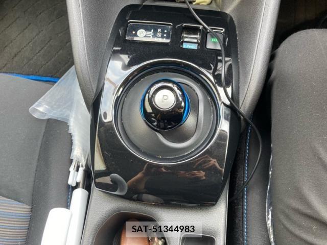 Nissan LEAF 2019-12 8036340-12