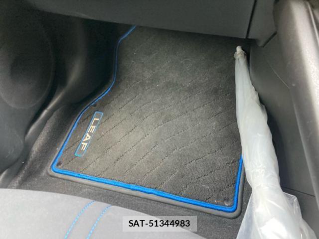 Nissan LEAF 2019-12 8036340-14