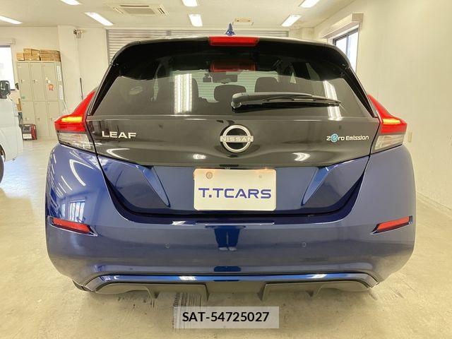 Nissan LEAF 2022-03 8036325-25