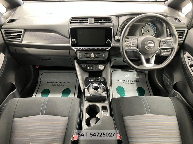 Nissan LEAF 2022-03 8036325-27