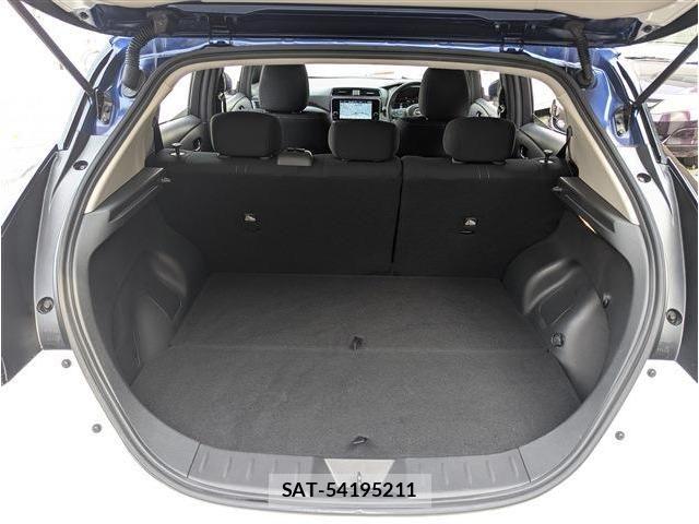 Nissan LEAF 2022-06 8036316-9