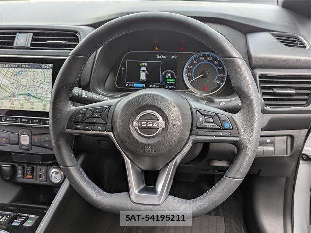 Nissan LEAF 2022-06 8036316-10