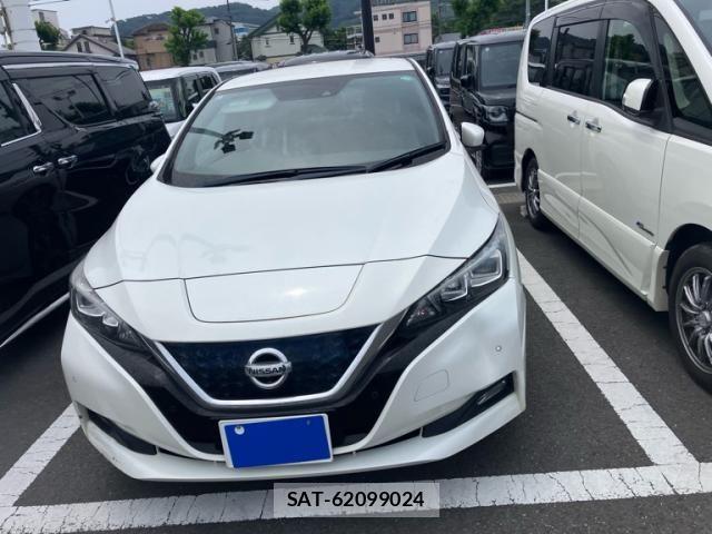 Nissan LEAF 2017-10 8074276-2