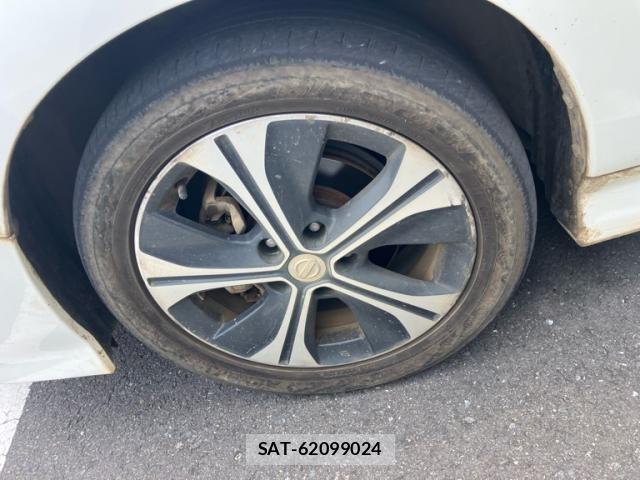 Nissan LEAF 2017-10 8074276-8