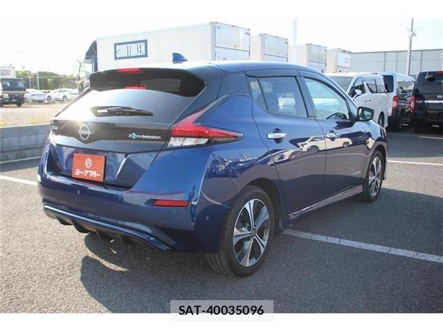 Nissan LEAF 2021-11 8100038-13