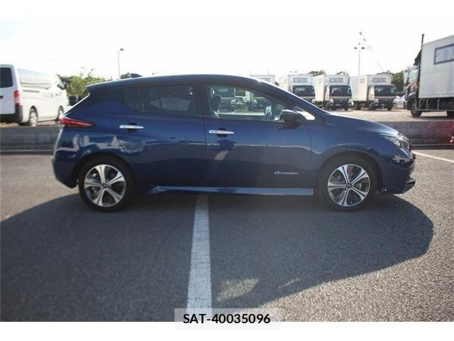 Nissan LEAF 2021-11 8100038-14