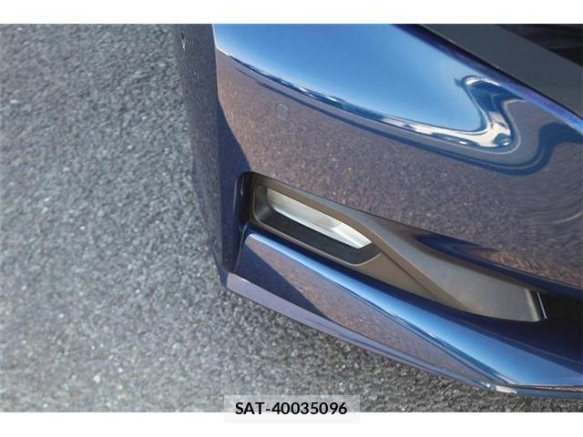 Nissan LEAF 2021-11 8100038-22