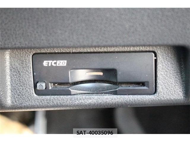 Nissan LEAF 2021-11 8100038-6