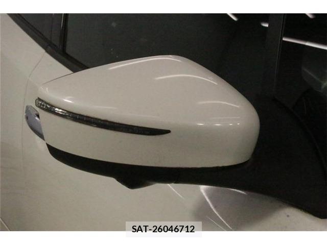 Nissan LEAF 2019-05 8100044-9