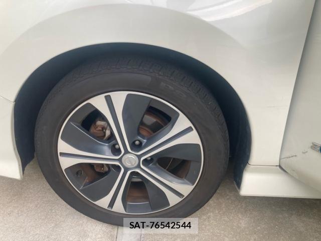Nissan LEAF 2018-01 8100052-5