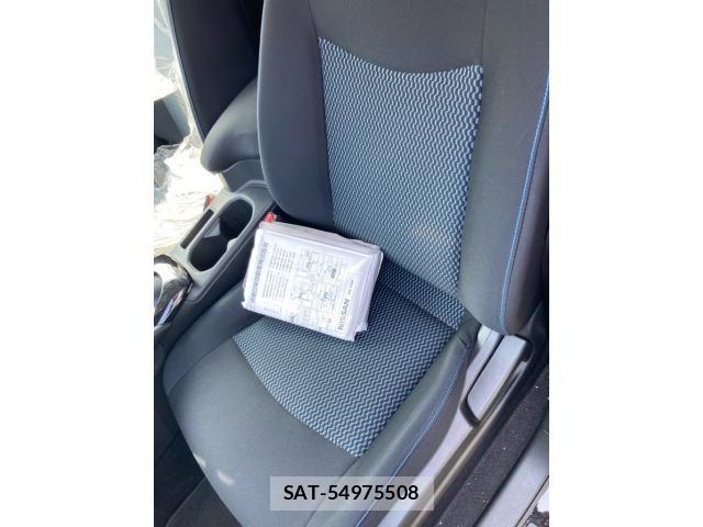 Nissan LEAF 2021-10 8100043-12