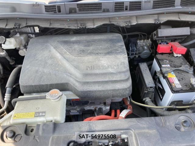 Nissan LEAF 2021-10 8100043-13