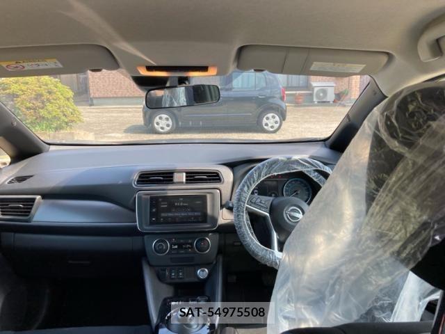 Nissan LEAF 2021-10 8100043-16