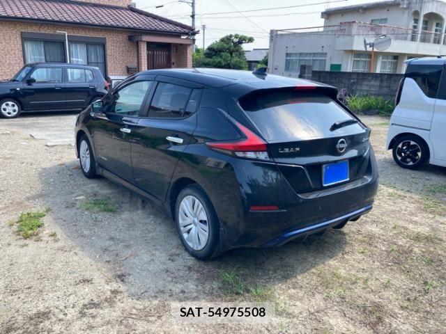 Nissan LEAF 2021-10 8100043-1