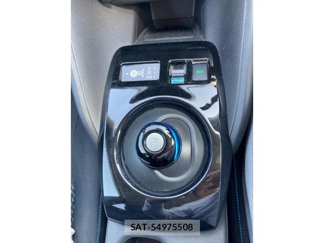 Nissan LEAF 2021-10 8100043-6
