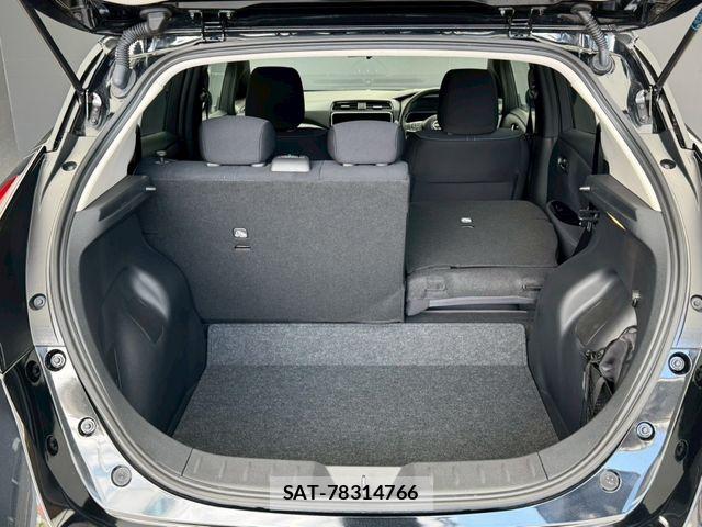 Nissan LEAF 2024-11 8100033-23