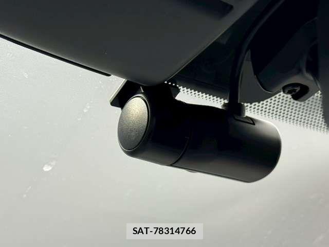 Nissan LEAF 2024-11 8100033-8