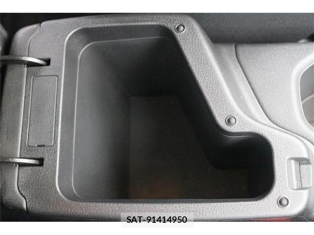 Nissan LEAF 2019-01 8100040-24