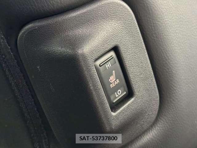 Nissan LEAF 2023-12 8100032-11