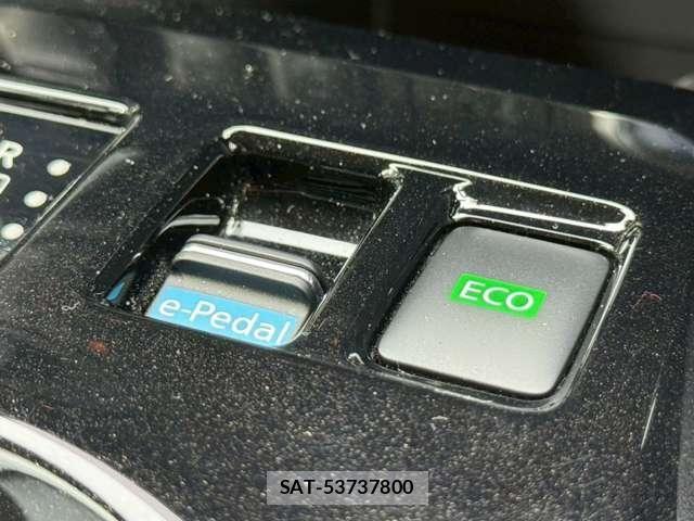 Nissan LEAF 2023-12 8100032-17
