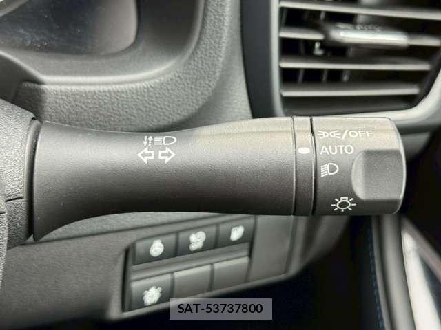 Nissan LEAF 2023-12 8100032-18
