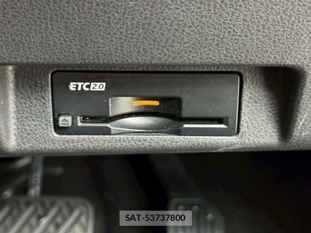 Nissan LEAF 2023-12 8100032-21