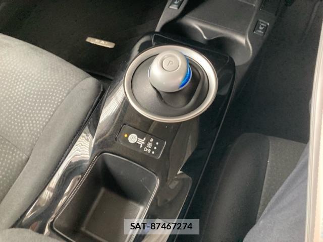 Nissan LEAF 2016-02 8100054-25