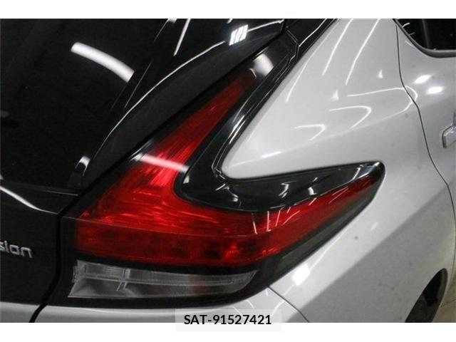 Nissan LEAF 2022-12 8100035-18