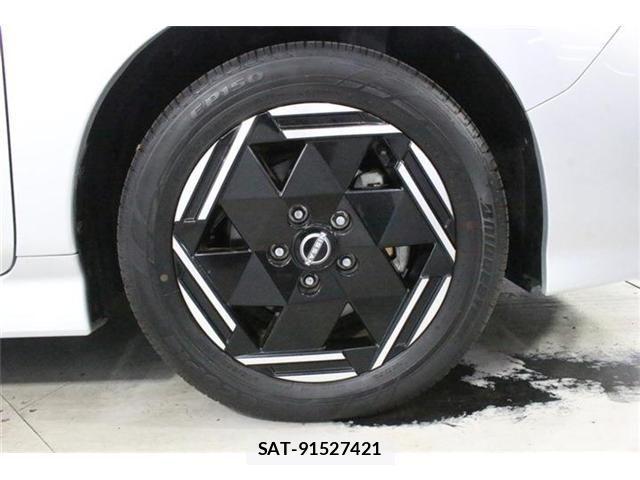 Nissan LEAF 2022-12 8100035-22