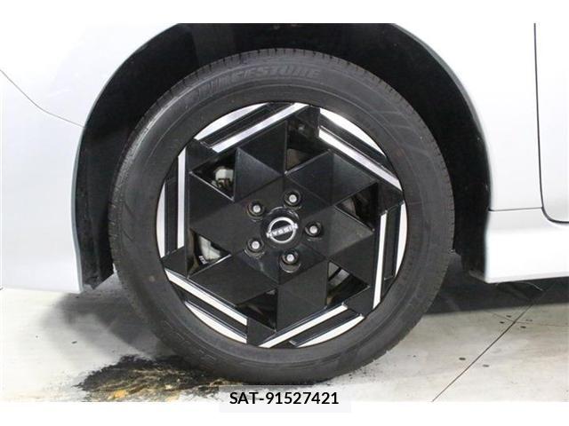 Nissan LEAF 2022-12 8100035-23