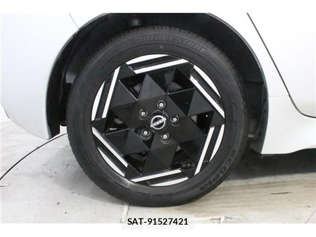 Nissan LEAF 2022-12 8100035-25