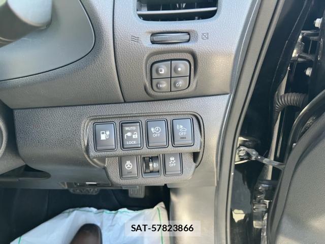 Nissan LEAF 2017-03 8100053-17
