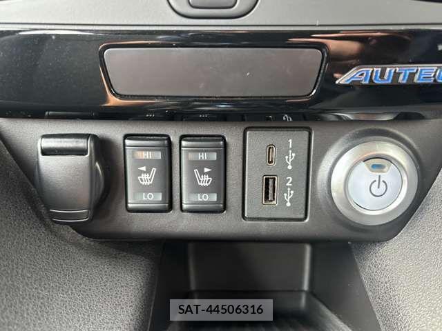 Nissan LEAF 2022-09 8130931-9