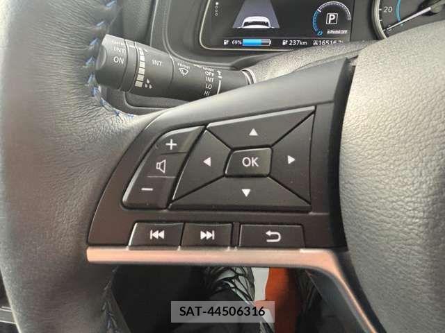Nissan LEAF 2022-09 8130931-13
