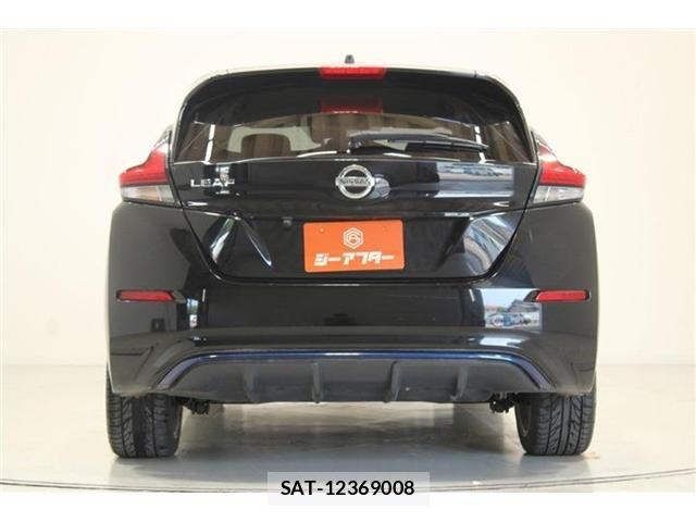 Nissan LEAF 2017-12 8130947-11