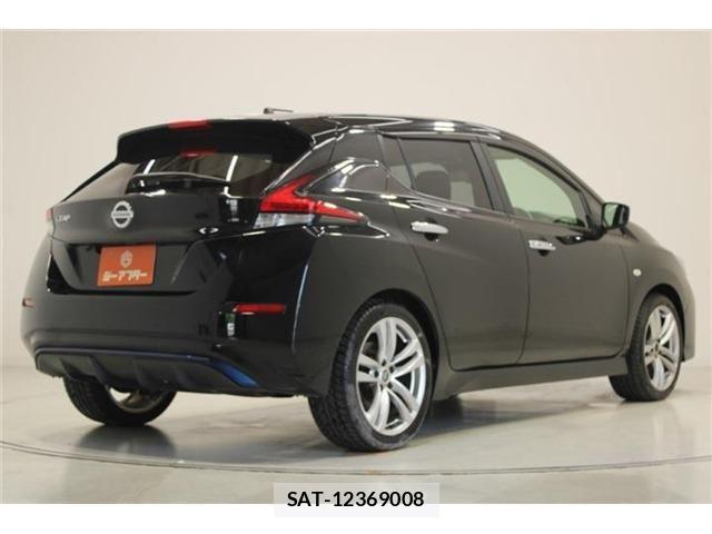 Nissan LEAF 2017-12 8130947-12