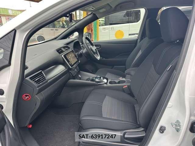 Nissan LEAF 2024-05 8130935-4