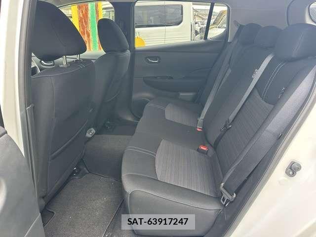 Nissan LEAF 2024-05 8130935-5