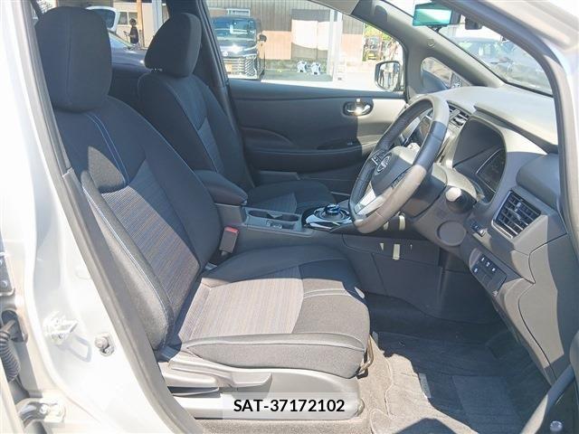 Nissan LEAF 2022-06 8130941-13