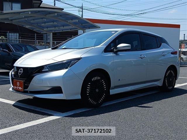 Nissan LEAF 2022-06 8130941-22