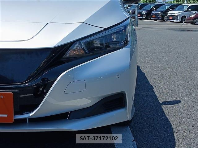 Nissan LEAF 2022-06 8130941-24