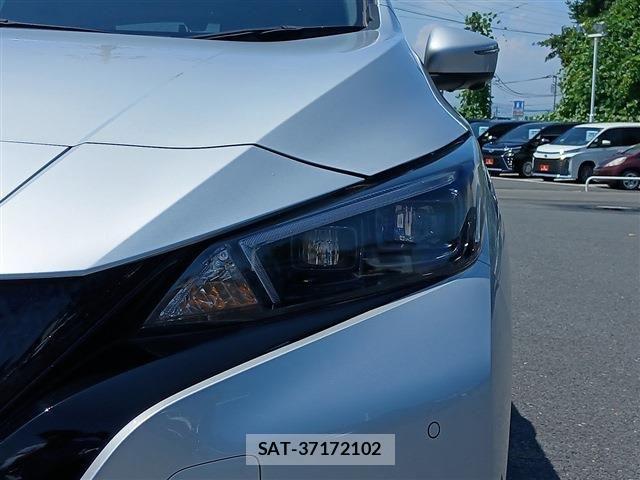 Nissan LEAF 2022-06 8130941-25