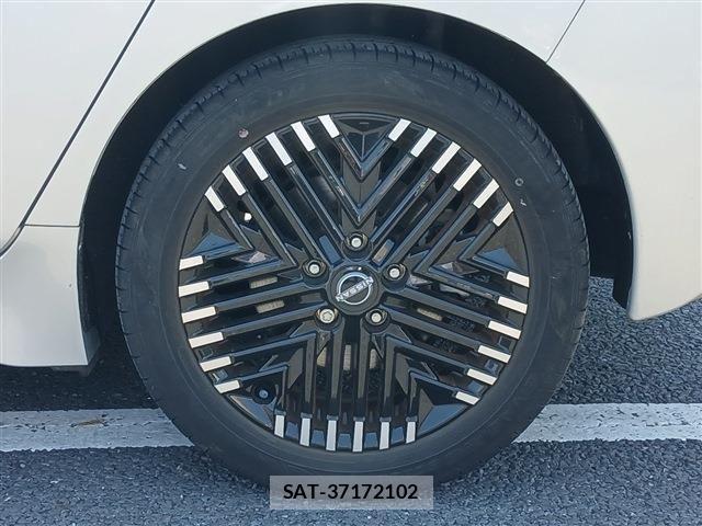 Nissan LEAF 2022-06 8130941-29