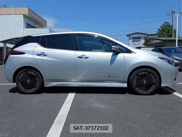 Nissan LEAF 2022-06 8130941-7
