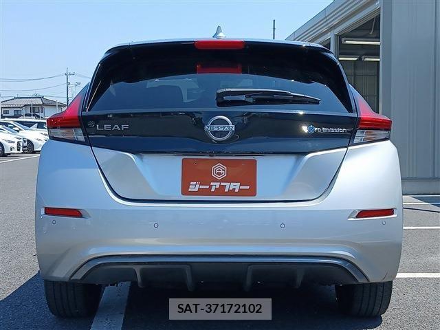 Nissan LEAF 2022-06 8130941-8
