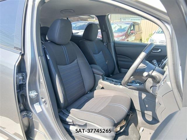 Nissan LEAF 2020-02 8130949-13
