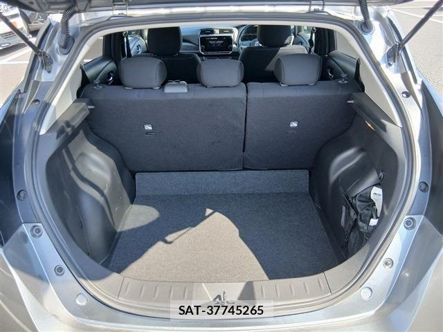 Nissan LEAF 2020-02 8130949-15