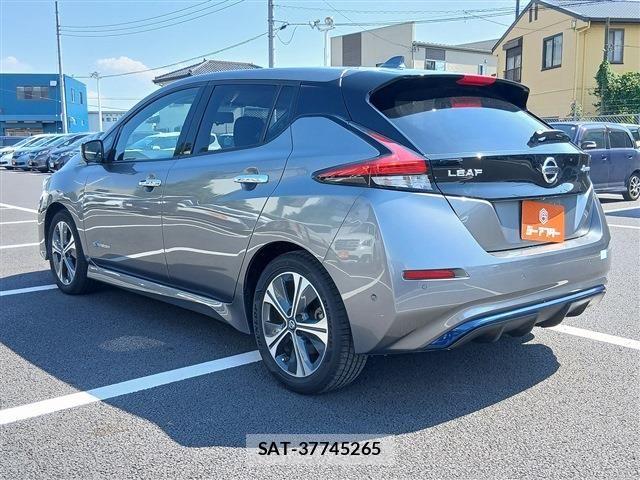 Nissan LEAF 2020-02 8130949-21