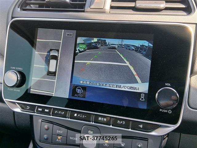 Nissan LEAF 2020-02 8130949-2